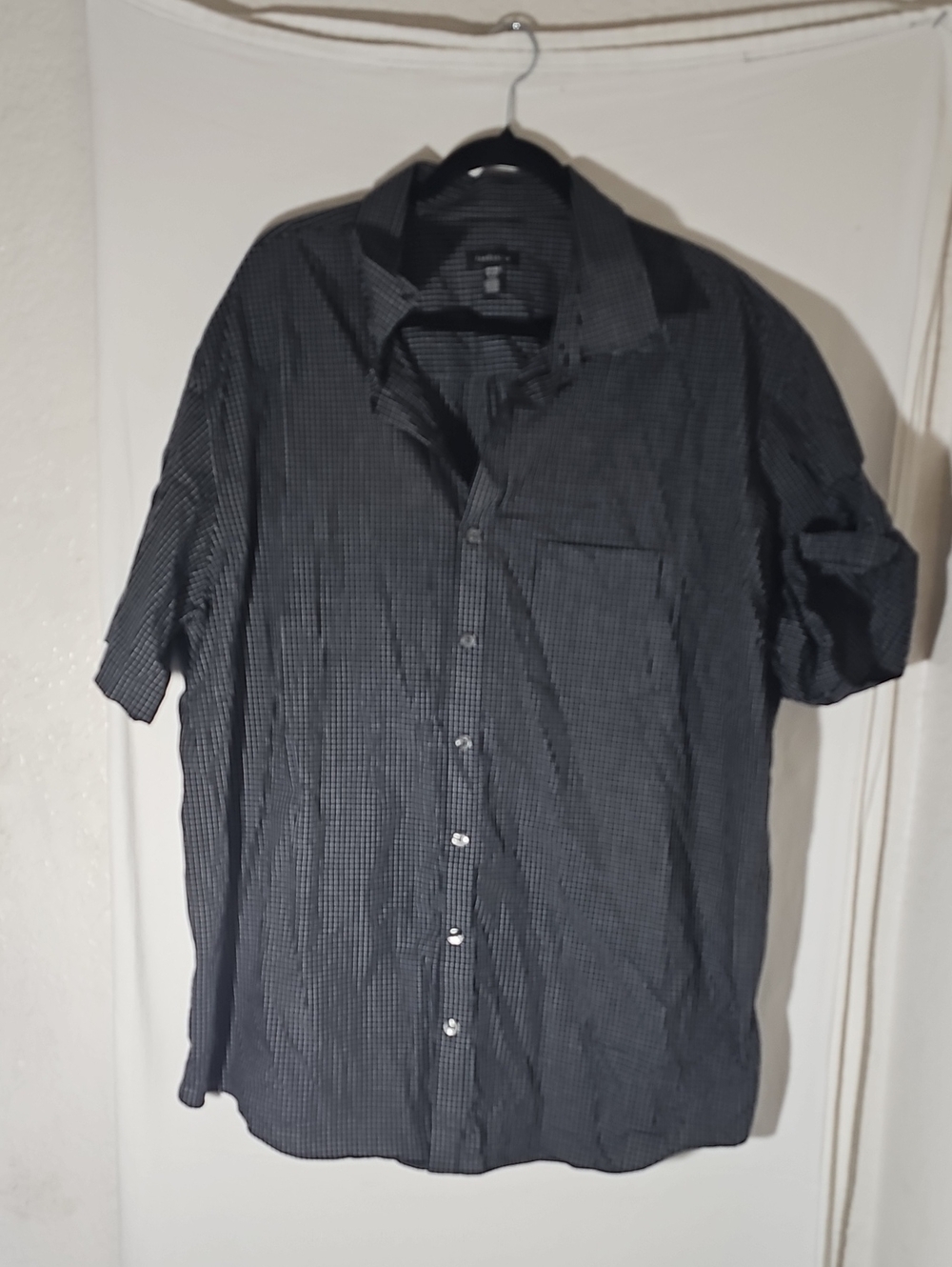 Van Heusen Men's Black Micro-Check Short-Sleeve Button-Down Shirt
